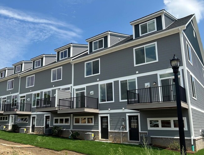 Building Photo - 2776 Bristol Rdg Dr