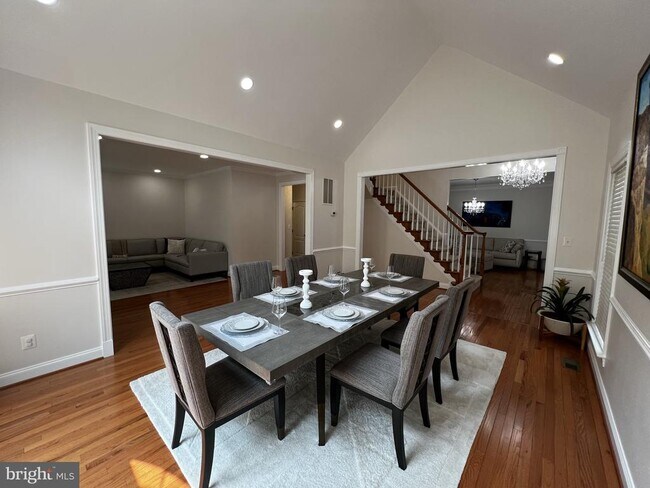 Building Photo - 25622 Creek Run Terrace