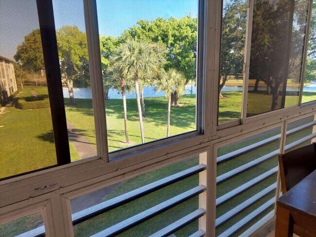 Building Photo - 2903 Victoria Cir