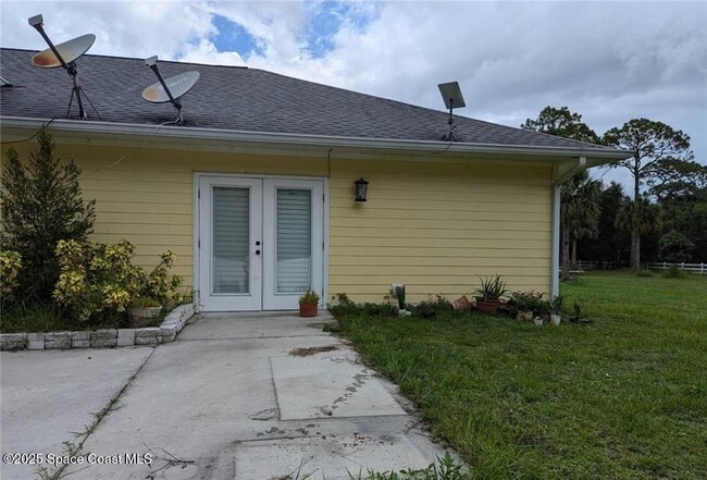 Primary Photo - 7950 92nd Ave