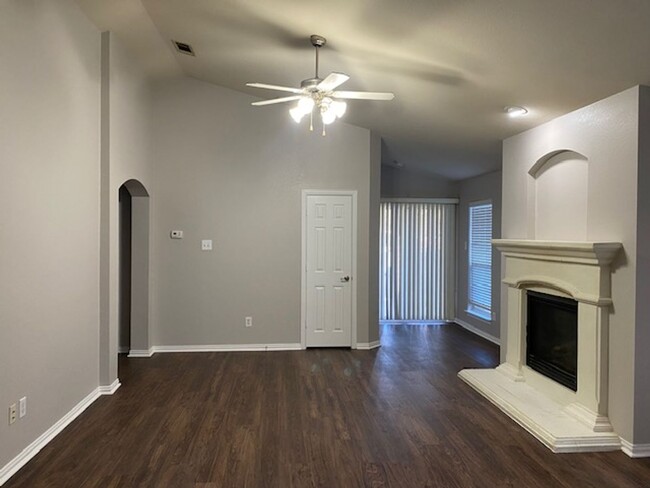 Building Photo - Adorable Home in Keller ISD!