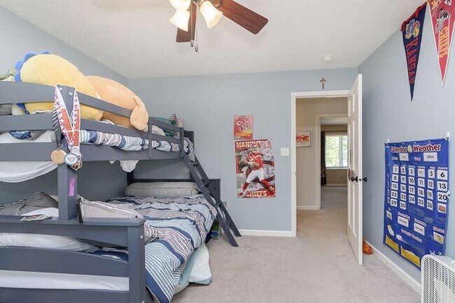 Building Photo - Lovely 4 Bedroom 2 Bath Home in Carmel!