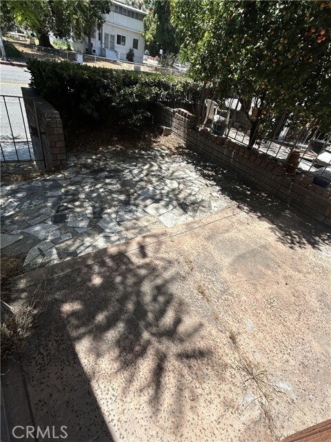 Building Photo - 400 S Garfield Ave