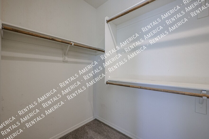 Building Photo - 2264 S Wallrade Ln