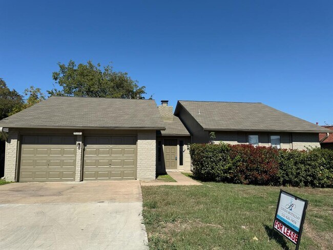 Building Photo - 12012 Swallow Dr