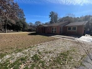 Building Photo - 16064 Holly St