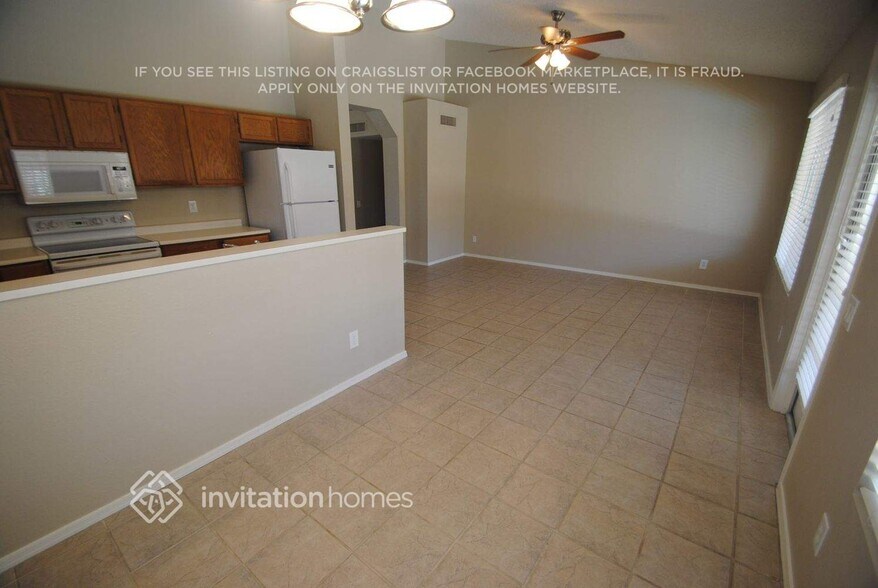 Building Photo - 8249 W Dreyfus Dr