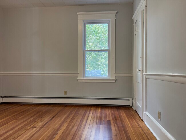 Building Photo - 812 Orange St