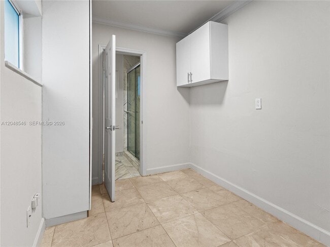 Building Photo - 651 S Mashta Dr