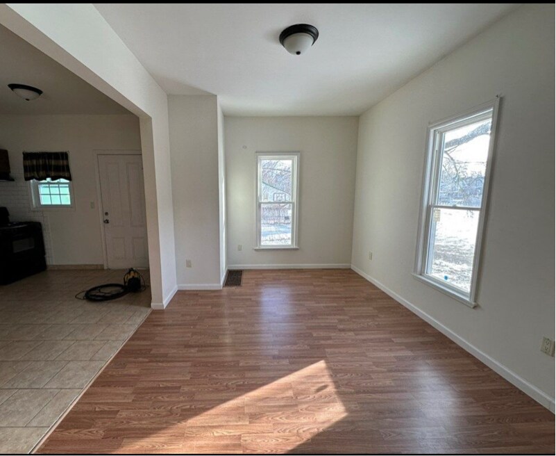 Building Photo - 362 Norton St