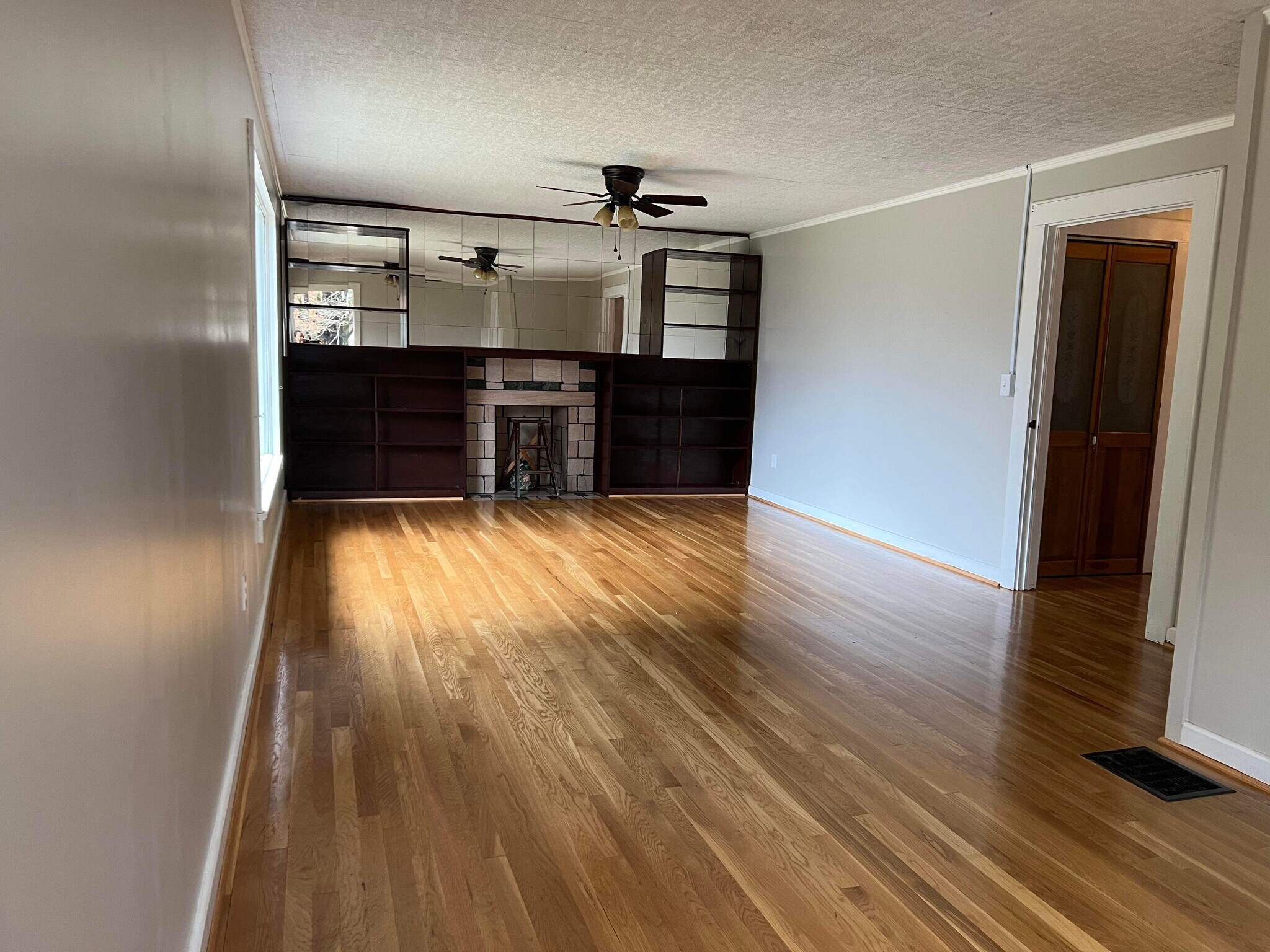 Building Photo - 310 Carbon City Rd