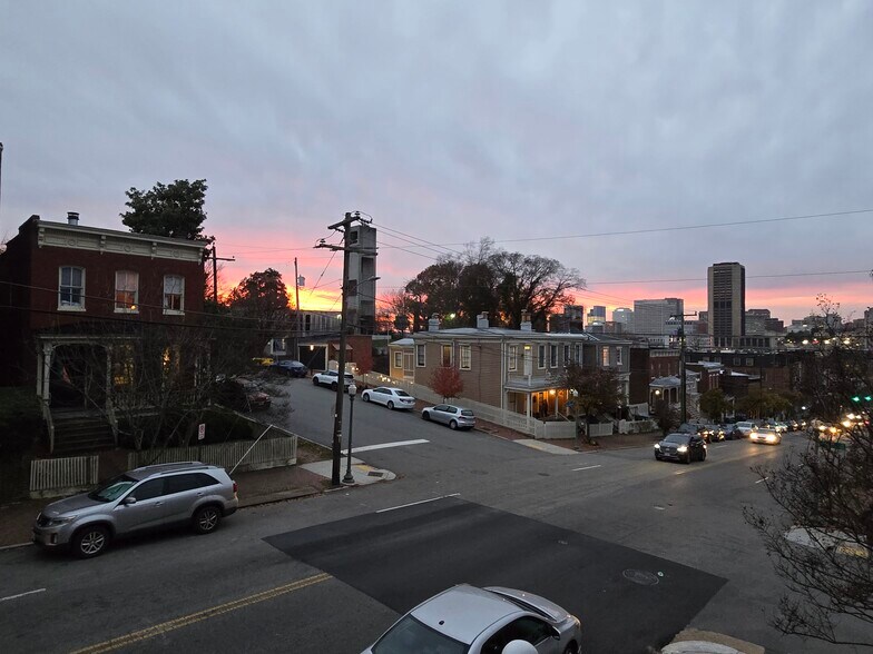 Balcony Overlooking Downtown - 2200 E Broad St