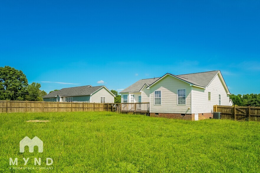 Building Photo - 54 Pedernales Dr