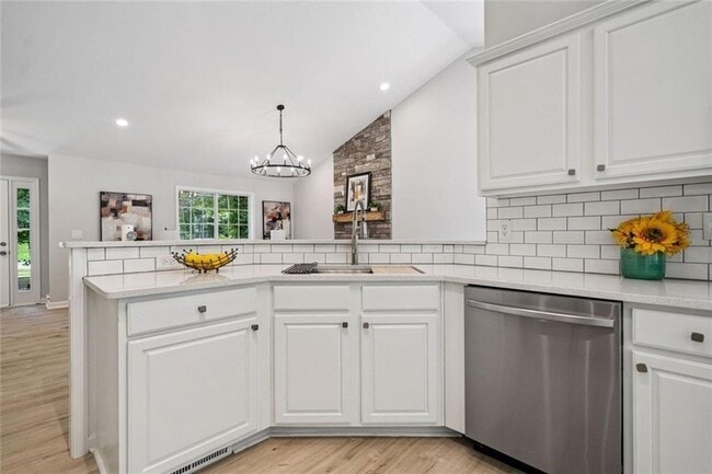 Building Photo - 3840 Pilgrim Mill Rd