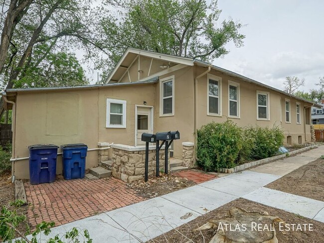 Building Photo - Charming Downtown Unit