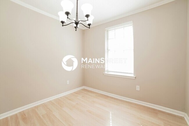 Building Photo - 3 Bedroom Pet-Friendly Home in MEMPHIS, TN with Main Street Renewal