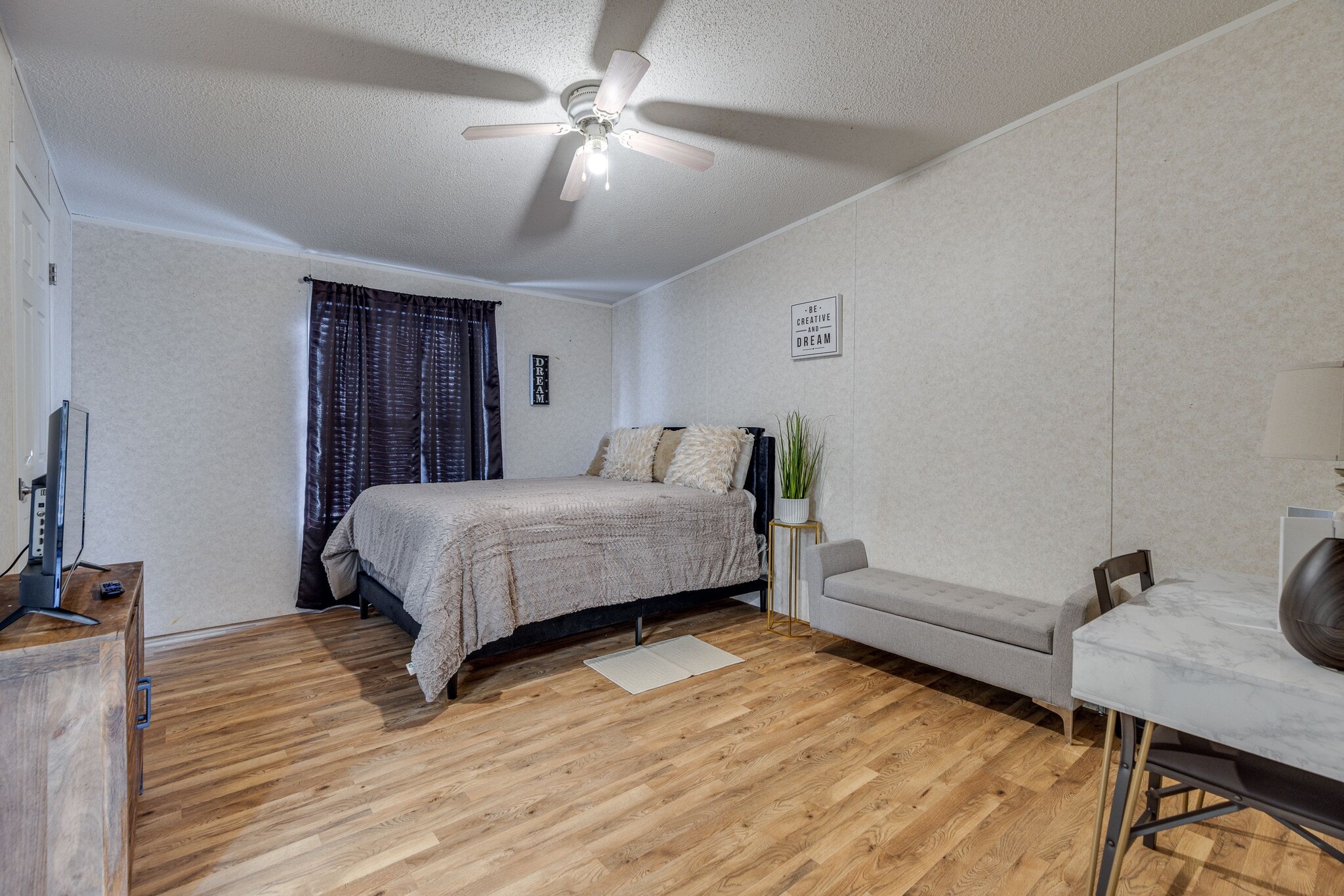 Building Photo - 9427 Syble Dr