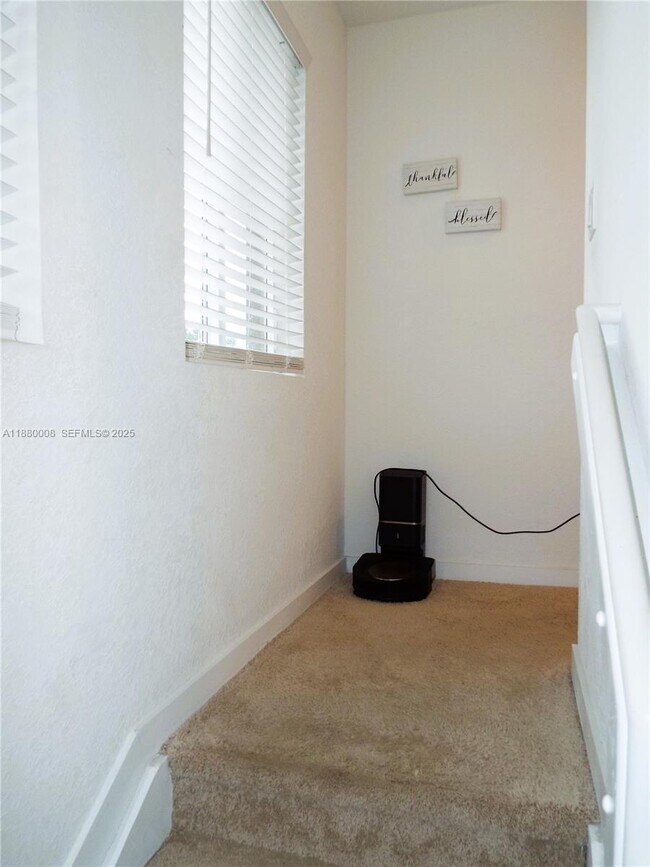 Building Photo - 2363 SE 11th St