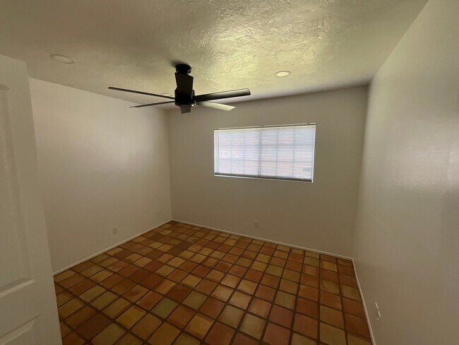 Building Photo - 74378 Myrsine Ave
