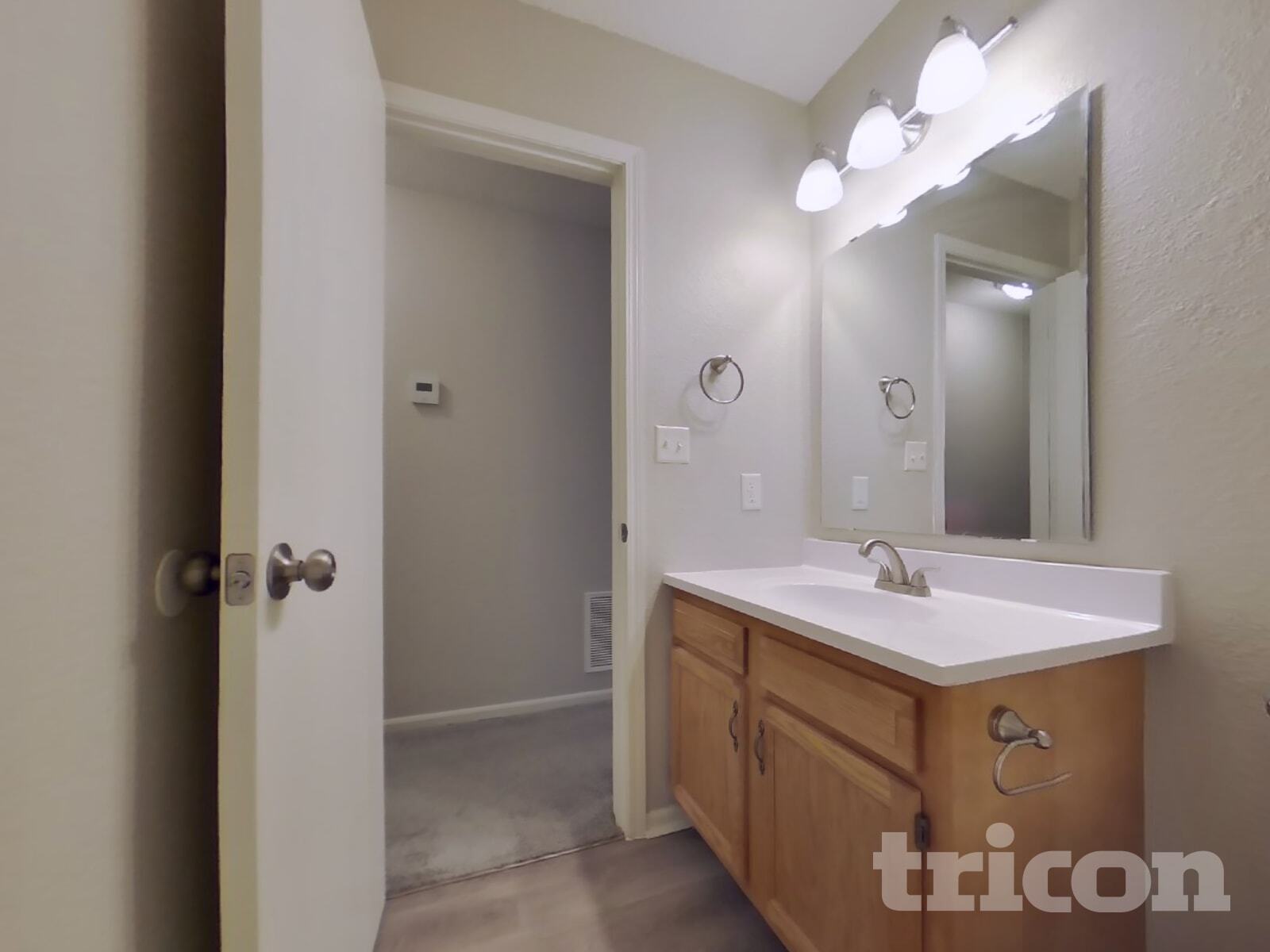 Building Photo - 1679 Long Lake Dr