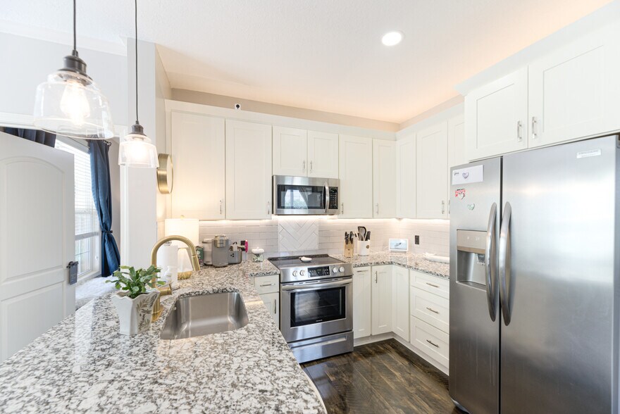 Building Photo - 6428 W 51st St