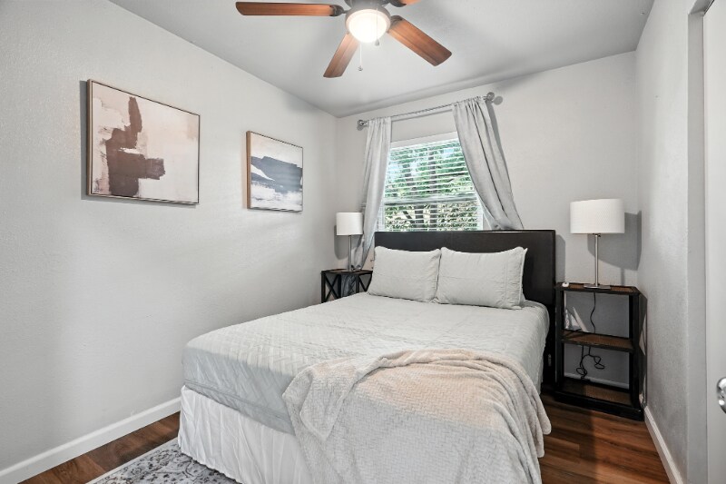 Building Photo - 426 Penrose Dr