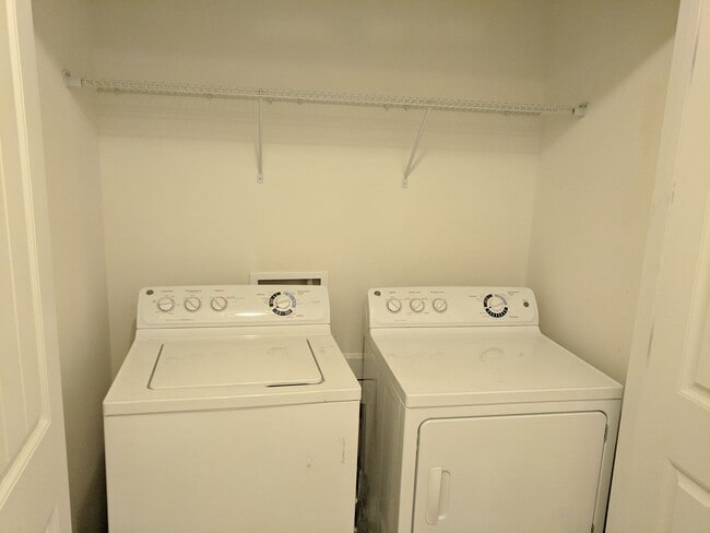 Building Photo - Steele Creek area townhome