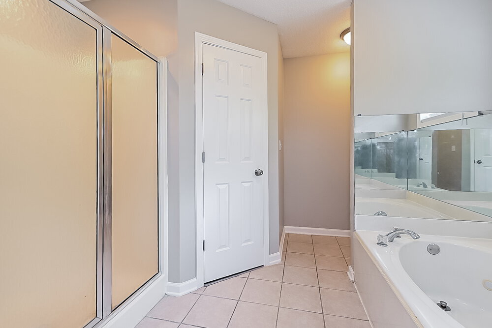 Building Photo - 216 Fawn Dr N