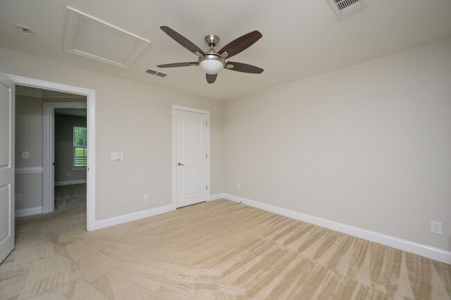 Building Photo - **RARE, EXECUTIVE HOME ON OVER HALF AN ACR...