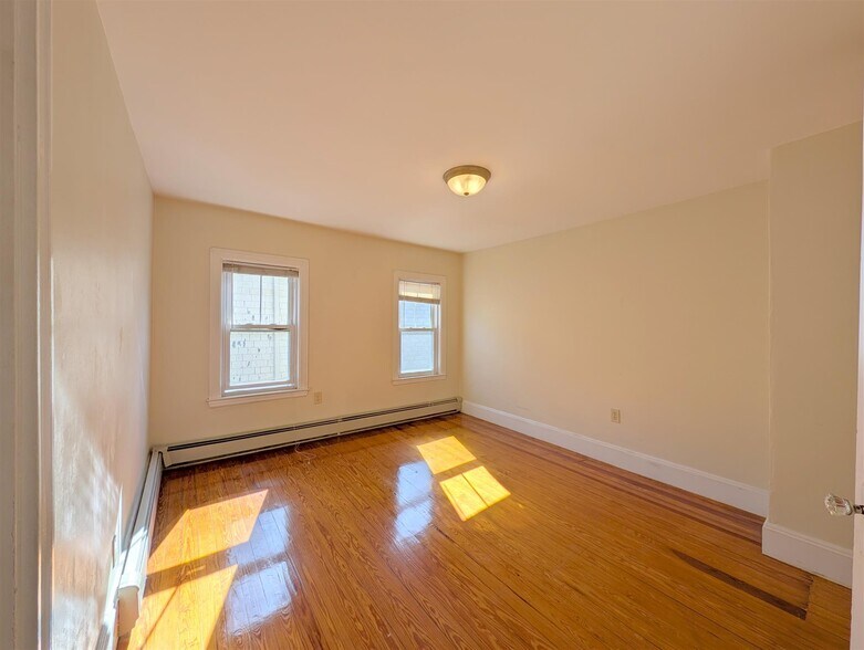 Building Photo - 41 Bay State Ave