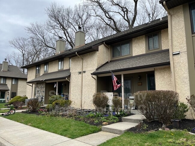 Primary Photo - 245 Hampshire Dr