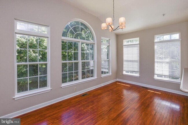 Building Photo - 13003 Belle Meade Trace