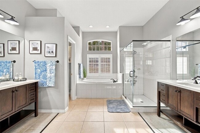 Building Photo - 17323 Emerald Chase Dr