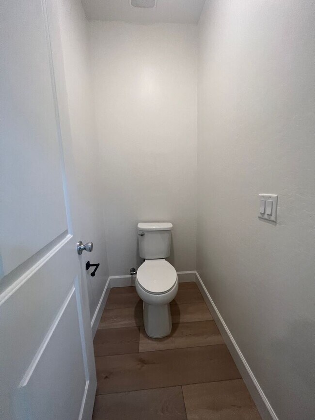 Building Photo - Updated 3 Bed/2 Bath in Excellent Glendale...