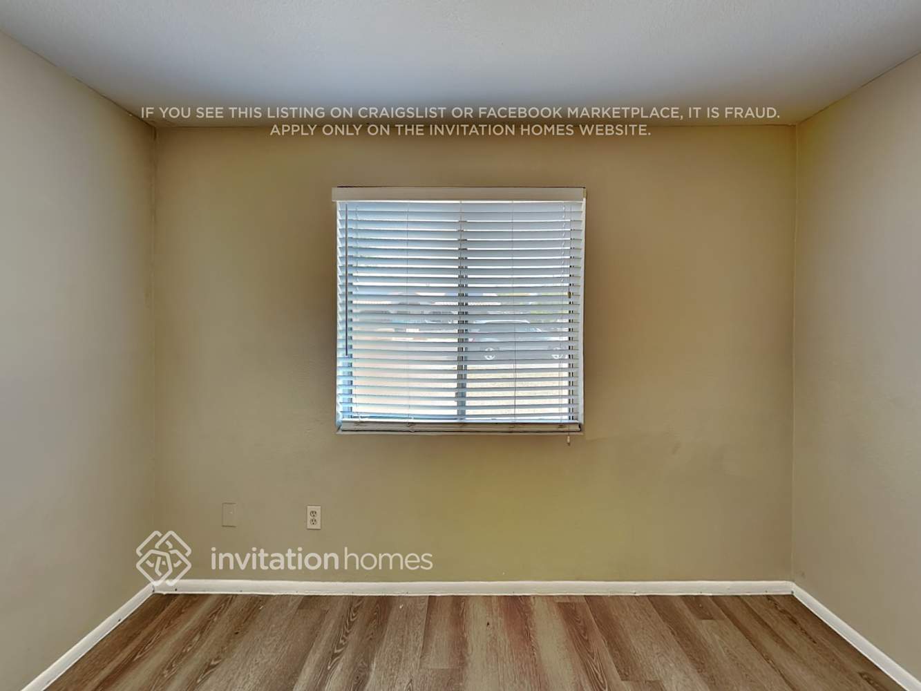 Building Photo - 5909 W Coronado Rd