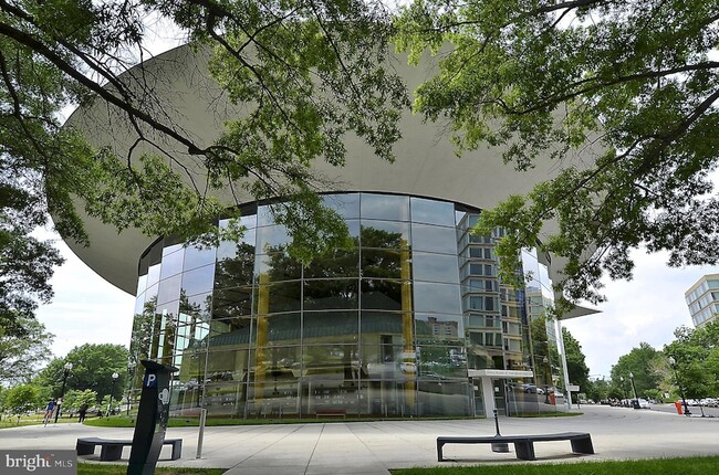 Building Photo - 1301 Delaware Ave SW