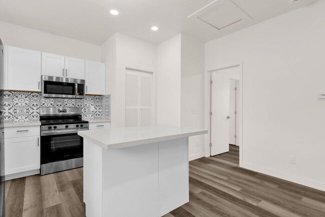 Building Photo - Brand NEW house built this year in Uptown Phx