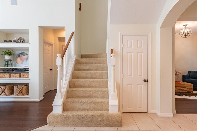 Building Photo - 43 N Greenvine Cir