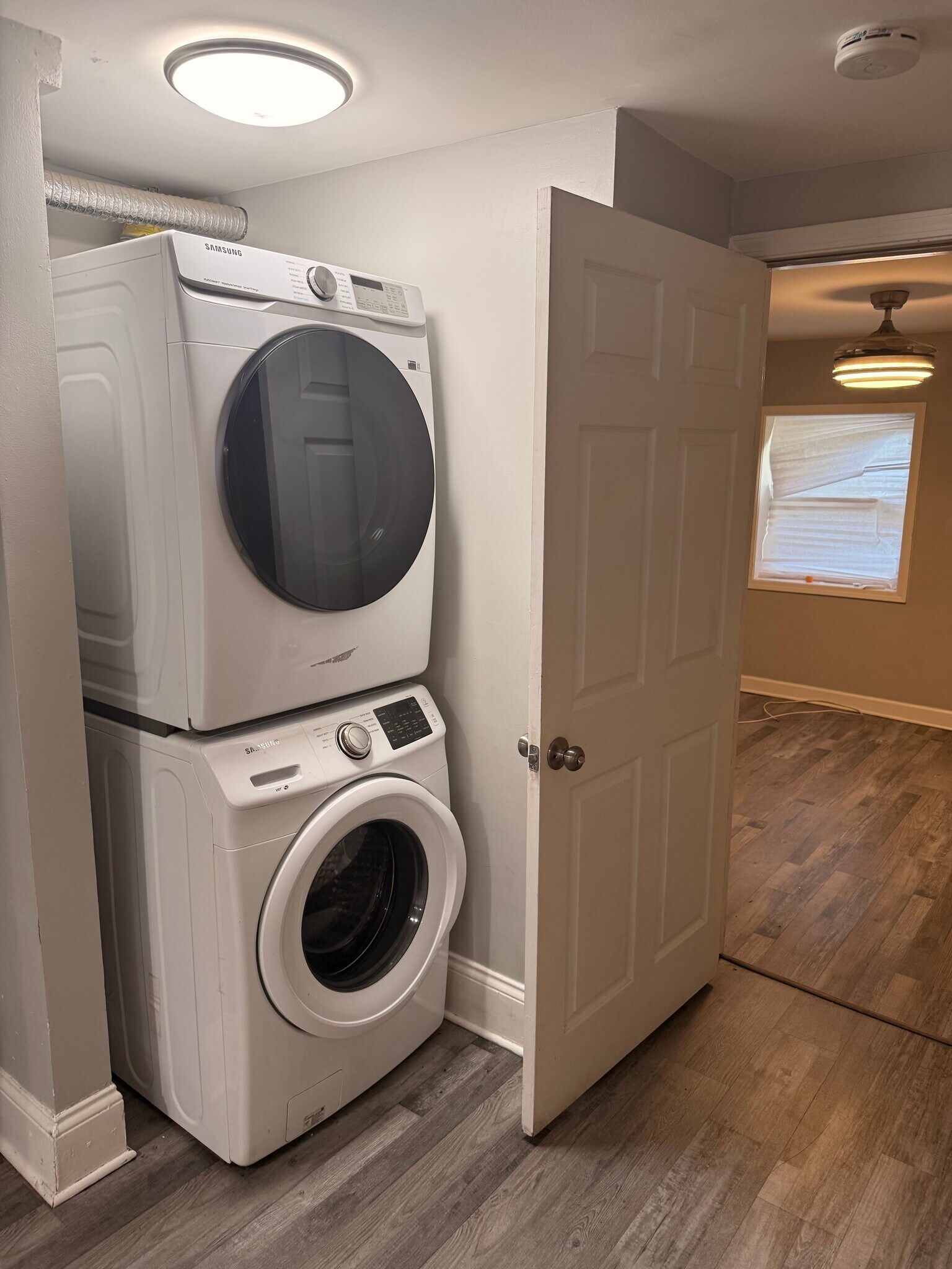 In unit washer and dryer - 2704 W Adams St