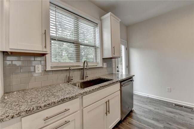 Building Photo - 3587 Hidden Valley Cir