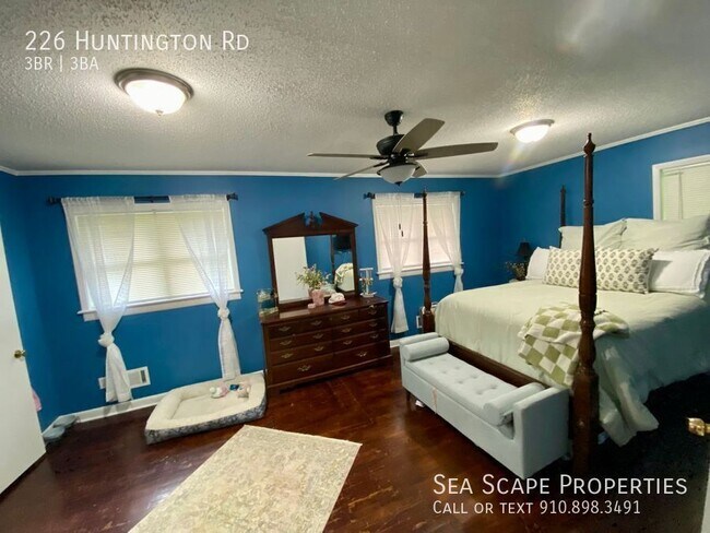 Building Photo - 226 Huntington Rd