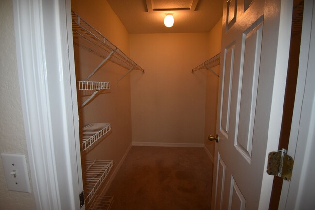 Building Photo - 1/1-Crescent Place at Lake Lotus! AVAILABLE NOW! Half off First FULL Month's Rent!