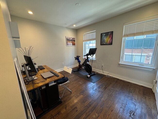 Building Photo - 1012-14 S Randolph St