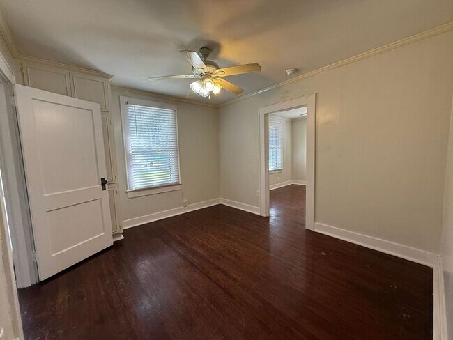 Building Photo - Pensacola - East Hill - 3 bedroom, 1 bathroom
