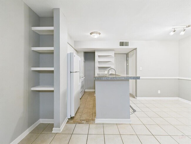 Building Photo - 3018 S 1st St