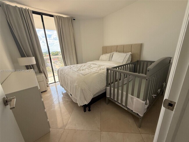 Building Photo - 3610 Yacht Club Dr