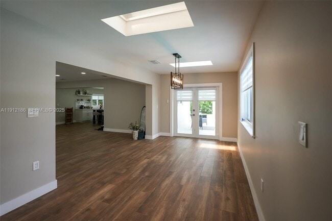 Building Photo - 19450 SW 125th Ave