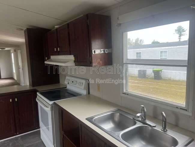 Building Photo - 81 Matts Ln