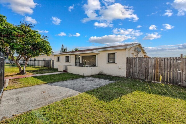 Building Photo - 22513 SW 113th Pl