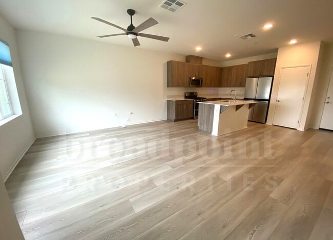 Building Photo - 307 Sweet Pl